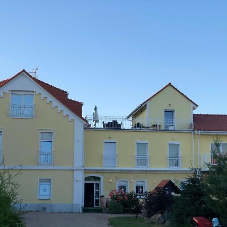 Holiday Centrum Žatec Esterno foto